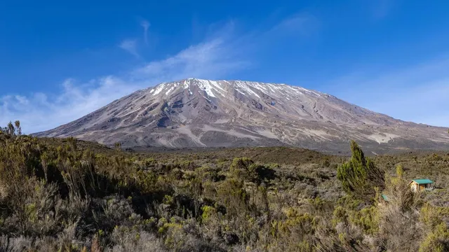Mount Meru Climb & Arusha Safari (5 Days)