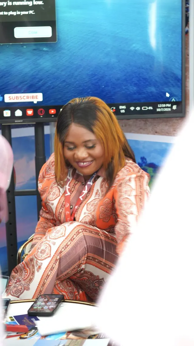 Guest at the Day Safaris stand, MKTE